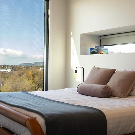 Luxury 2 Bedroom Cbd Apartment With Free Parking Christchurch Exteriör bild
