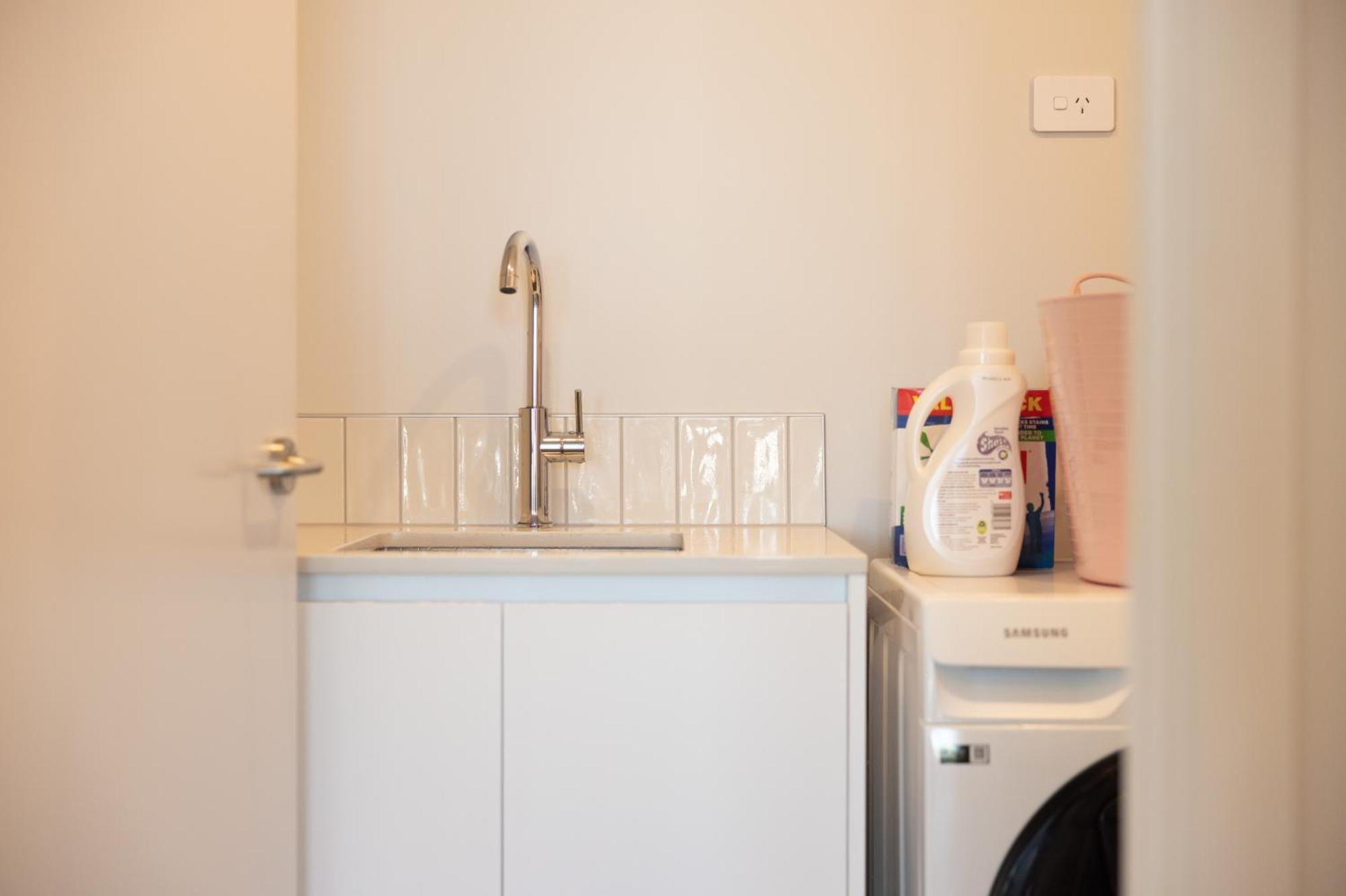 Luxury 2 Bedroom Cbd Apartment With Free Parking Christchurch Exteriör bild