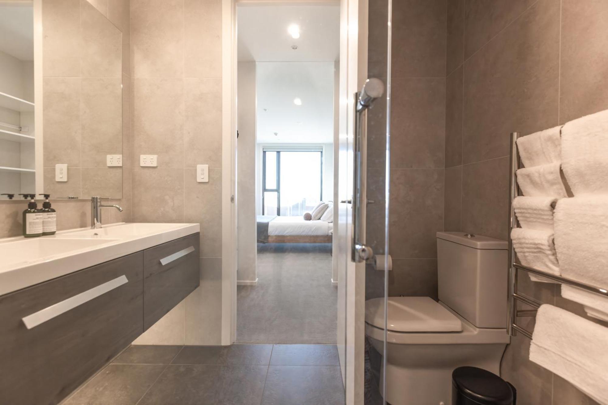 Luxury 2 Bedroom Cbd Apartment With Free Parking Christchurch Exteriör bild