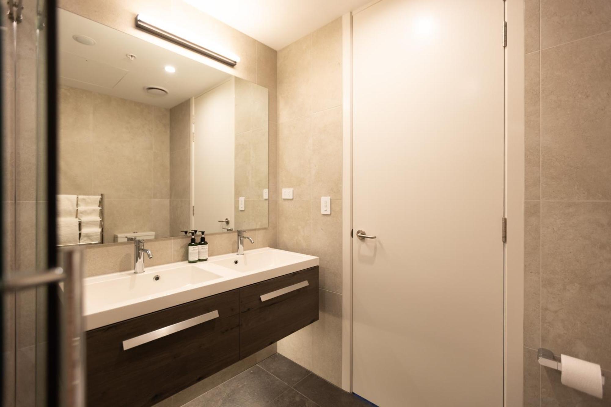 Luxury 2 Bedroom Cbd Apartment With Free Parking Christchurch Exteriör bild
